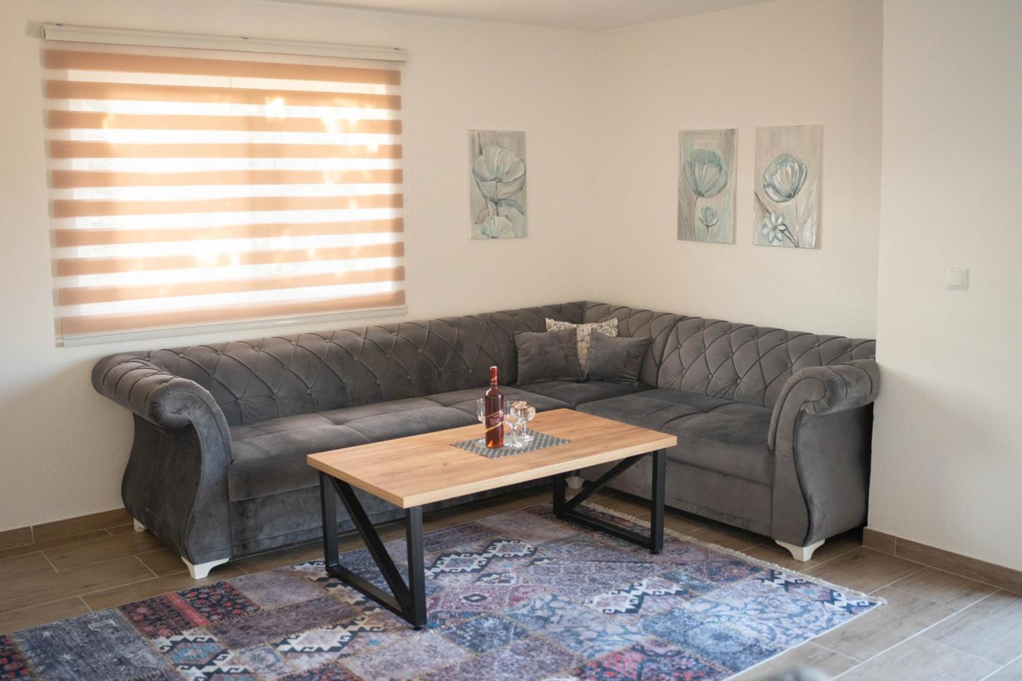 Apartmani Elegance Tuzla Eksteriør billede