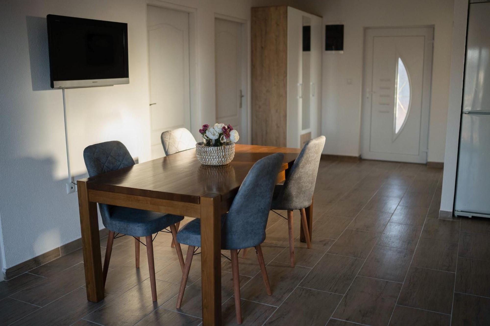 Apartmani Elegance Tuzla Eksteriør billede