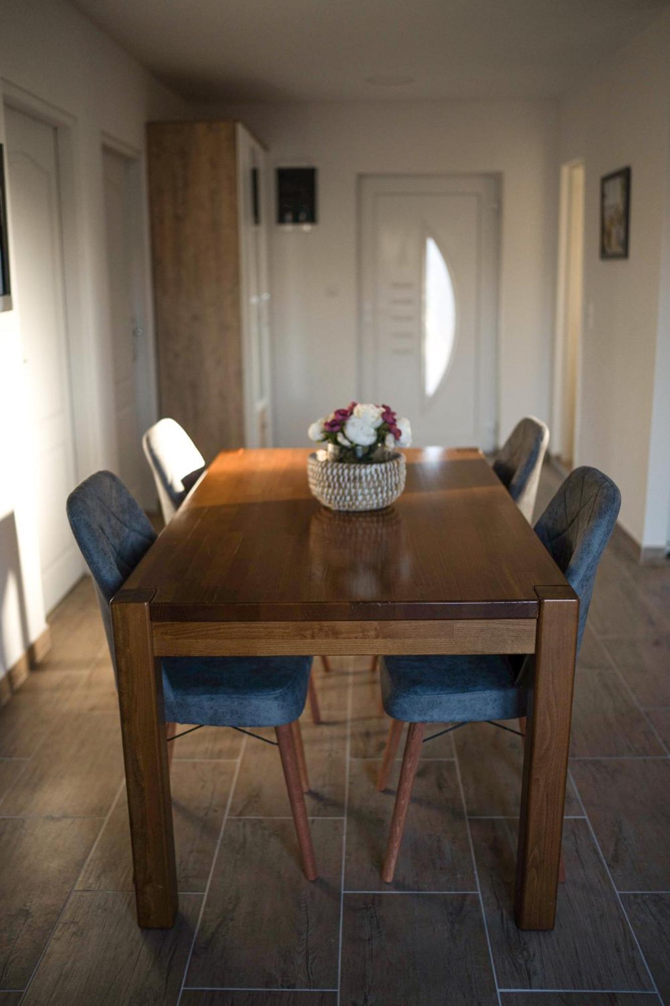 Apartmani Elegance Tuzla Værelse billede