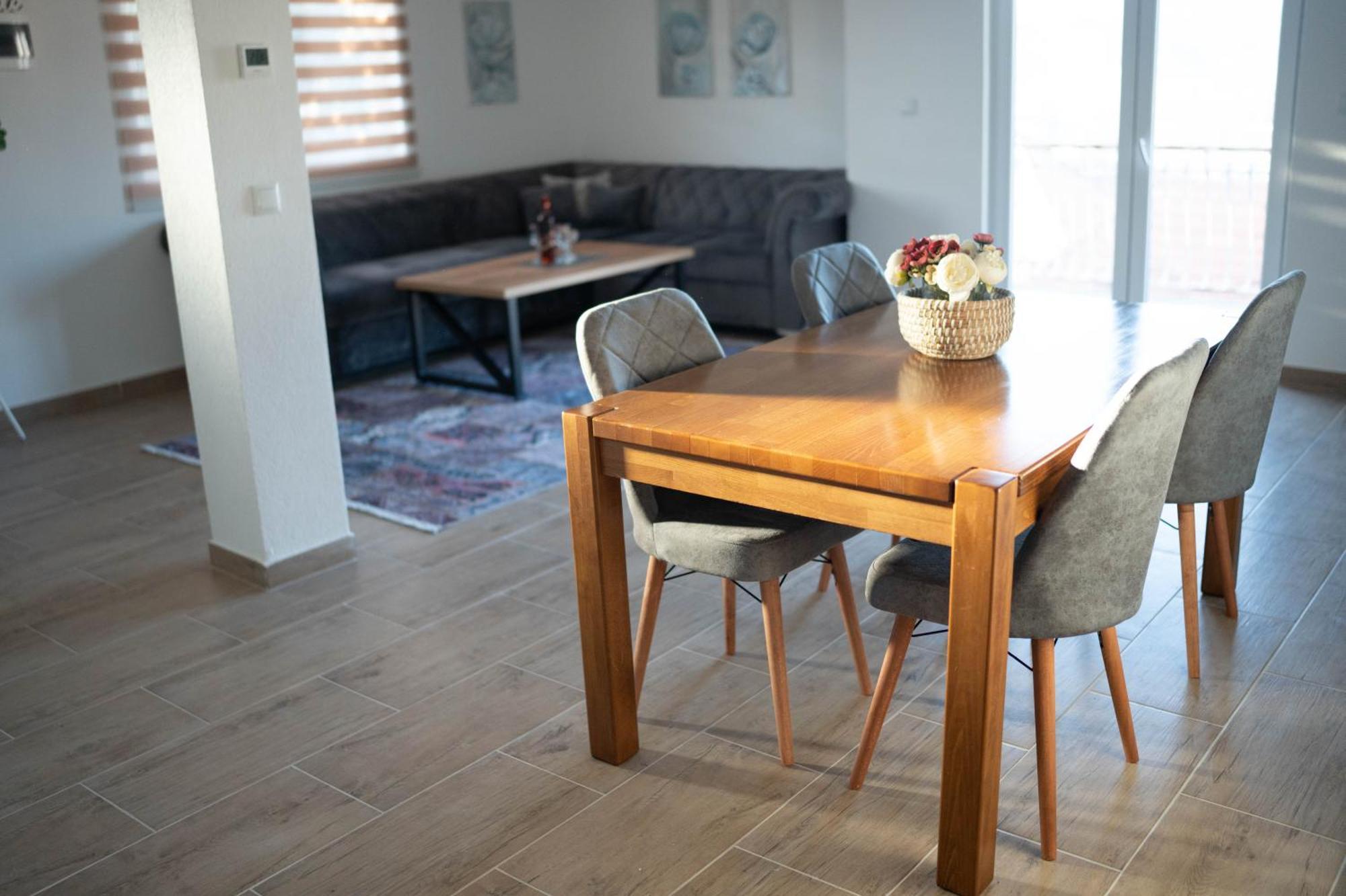 Apartmani Elegance Tuzla Eksteriør billede